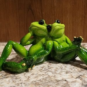 Cuddle Frogs